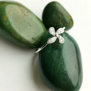 🆕 Sterling Silver CZ Flower clover ring size 7